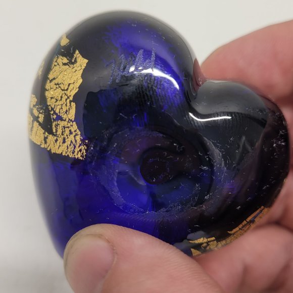 Robert Held Art Glass Heart Paperweight - Picture 4 of 8